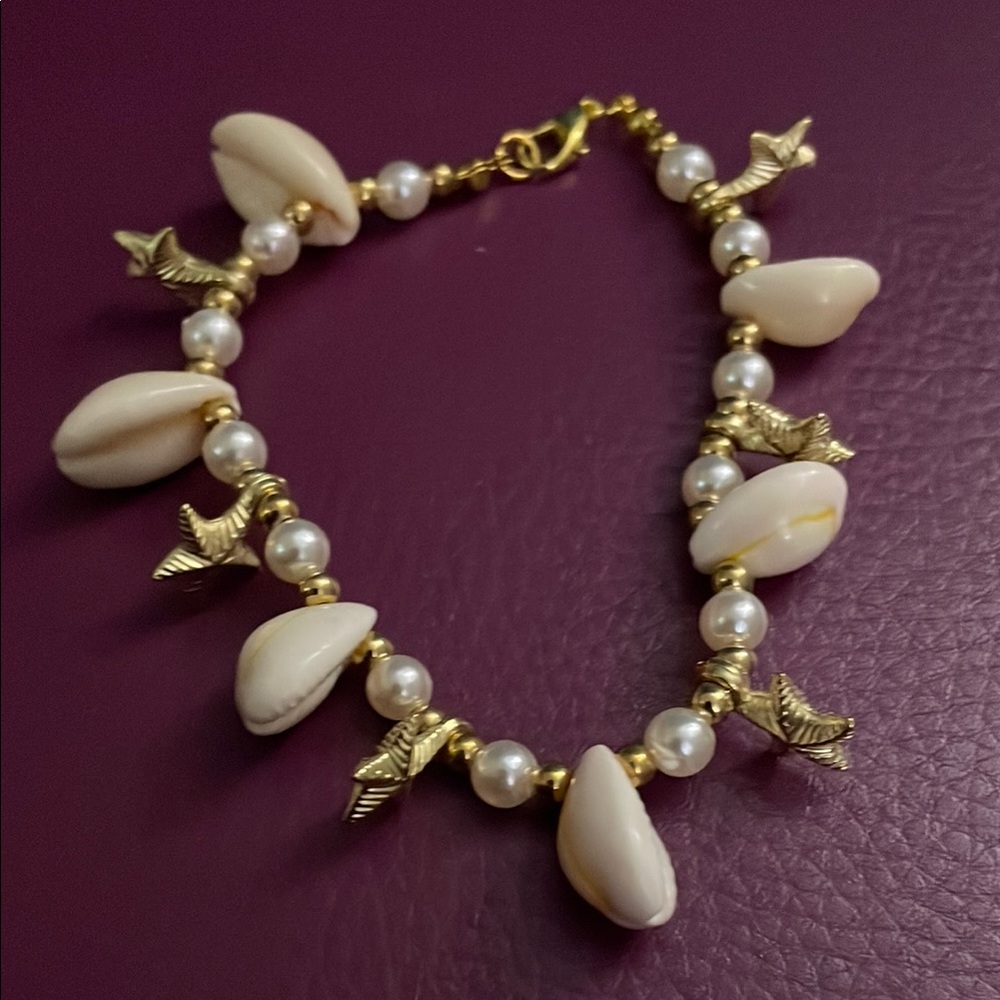 Gold and Cream Shell Bracelet